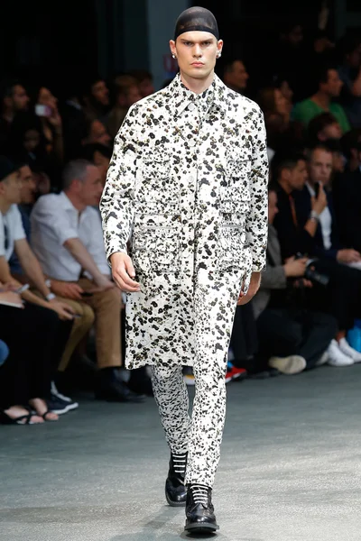 Look 7